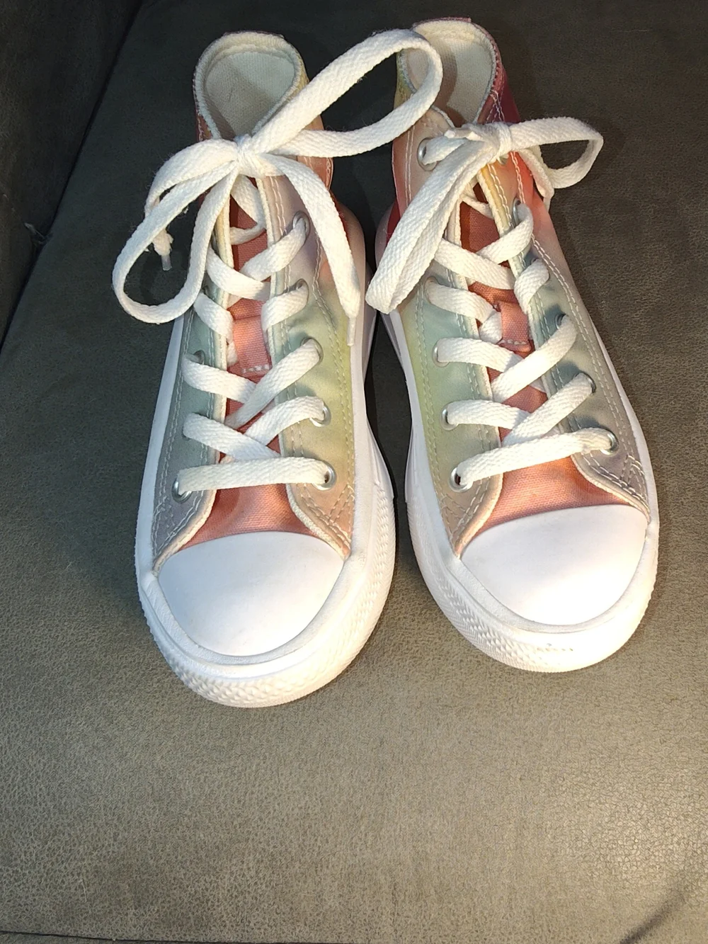 Converse pastel tie